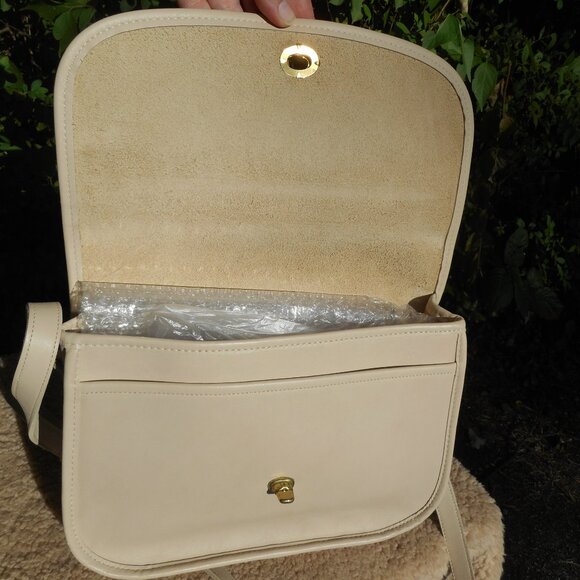 SOLD*** Vintage Coach City Bag 9890, EUC in Bone - Picture 7 of 10